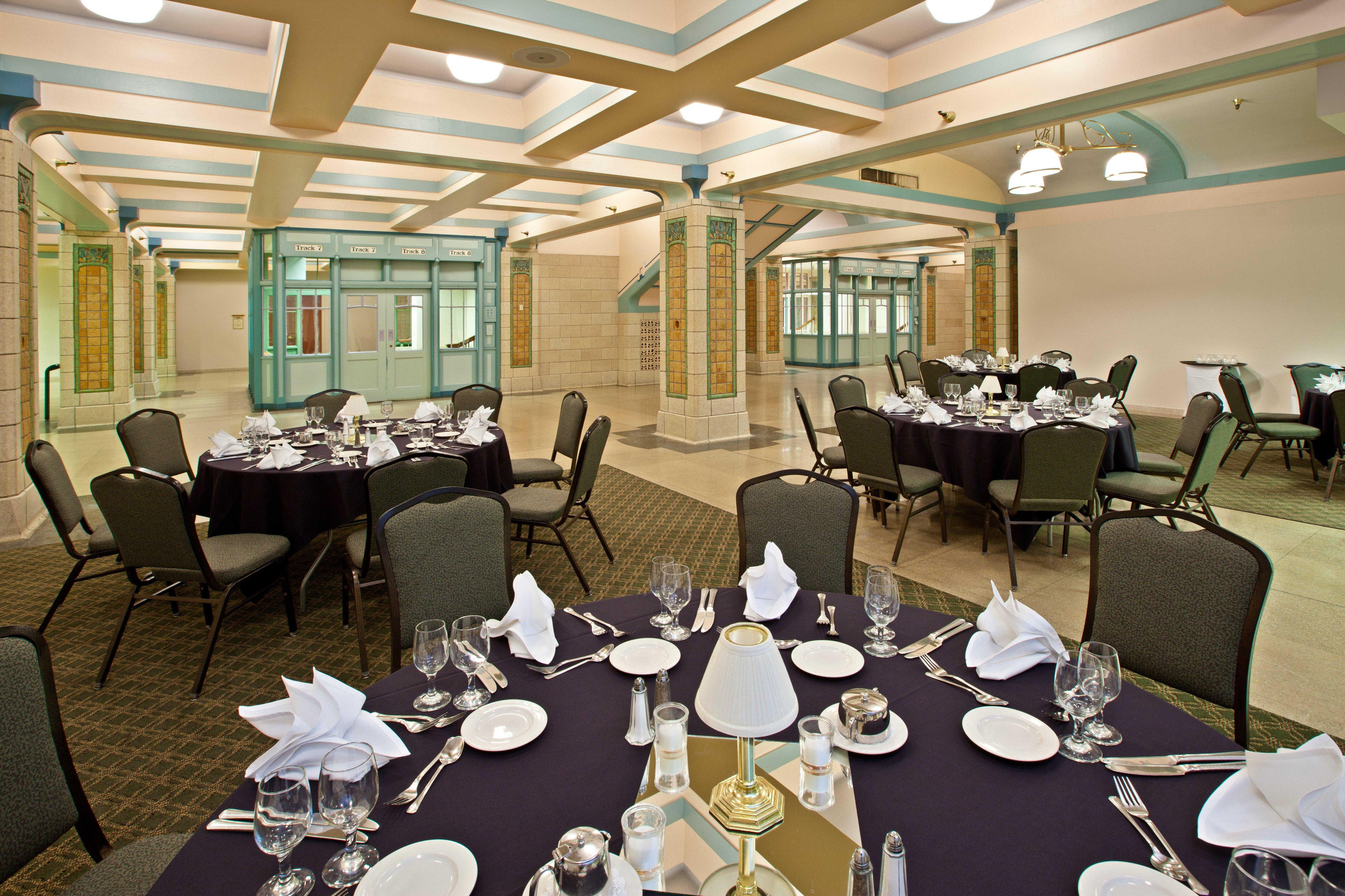 Отель Crowne Plaza Indianapolis-Dwtn-Union Stn By Ihg Экстерьер фото