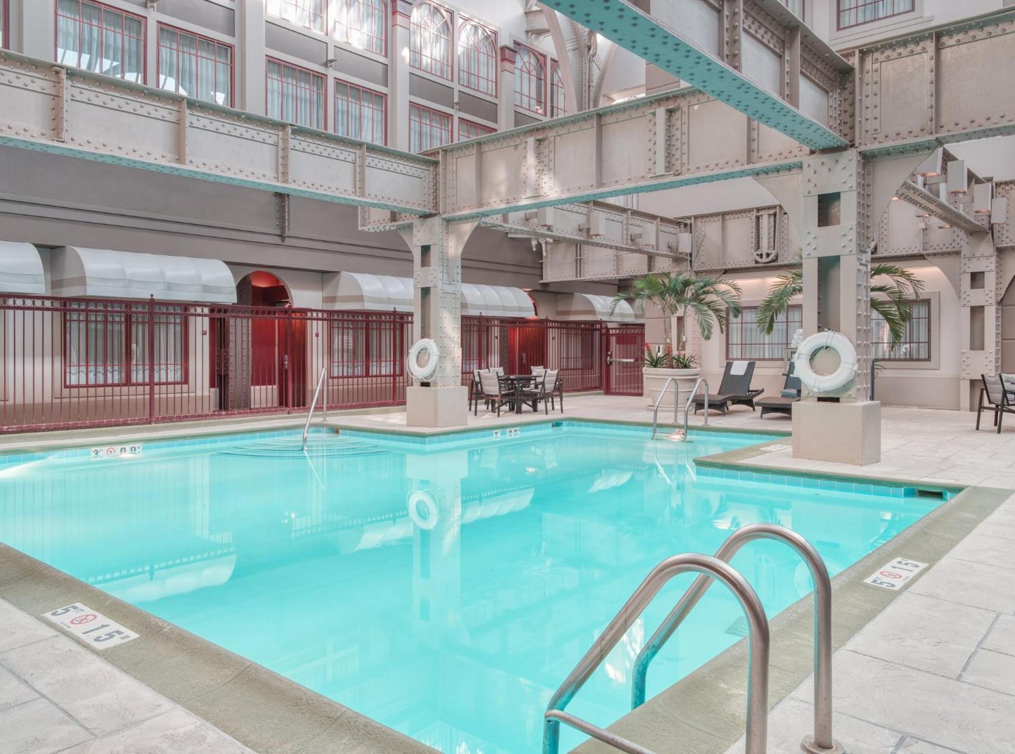 Отель Crowne Plaza Indianapolis-Dwtn-Union Stn By Ihg Экстерьер фото