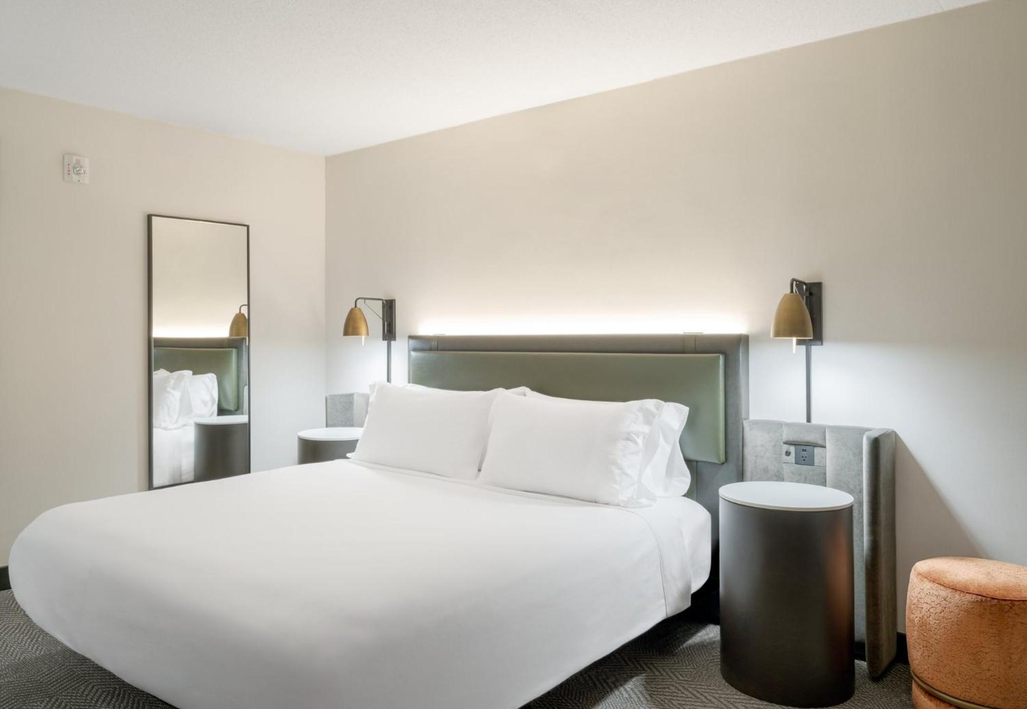 Отель Crowne Plaza Indianapolis-Dwtn-Union Stn By Ihg Экстерьер фото