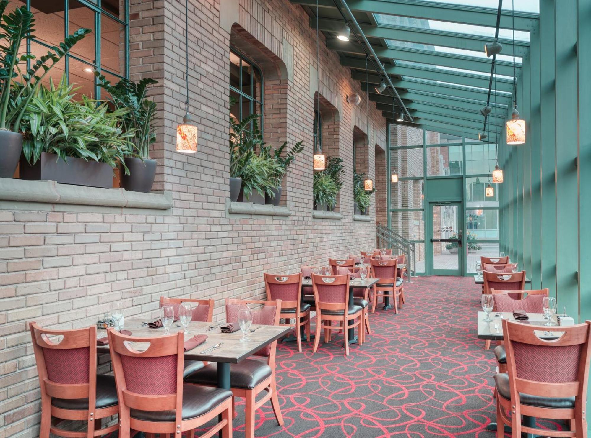 Отель Crowne Plaza Indianapolis-Dwtn-Union Stn By Ihg Экстерьер фото