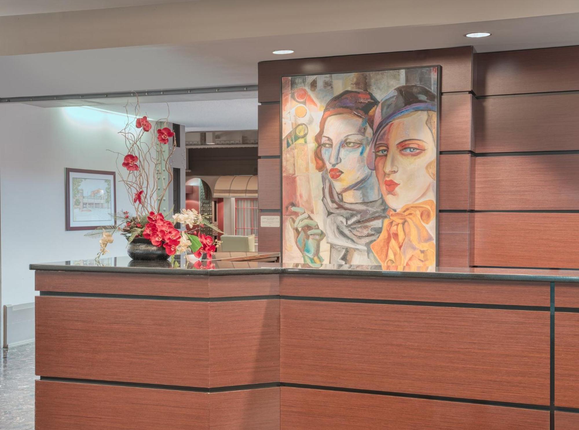 Отель Crowne Plaza Indianapolis-Dwtn-Union Stn By Ihg Экстерьер фото
