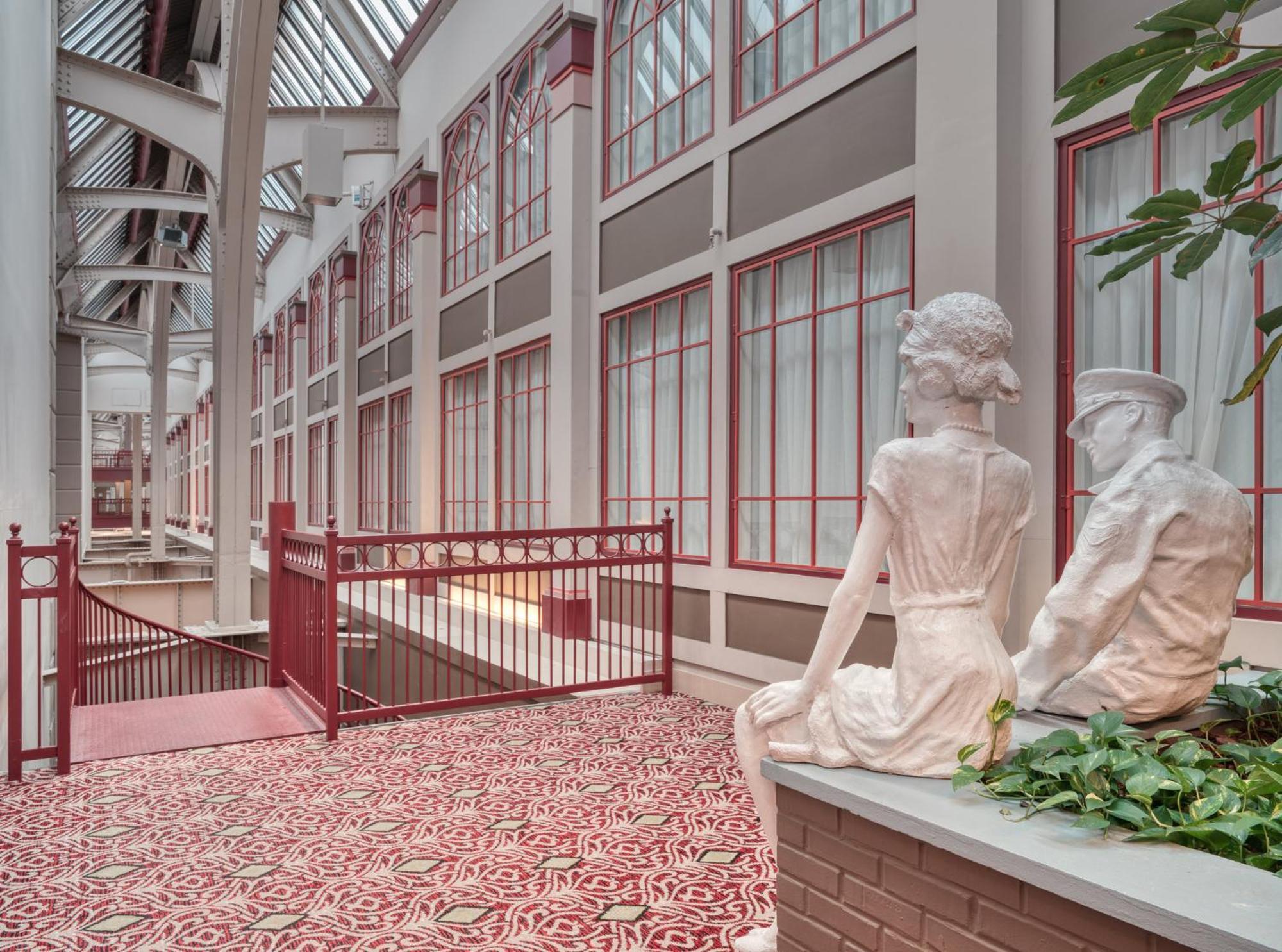 Отель Crowne Plaza Indianapolis-Dwtn-Union Stn By Ihg Экстерьер фото