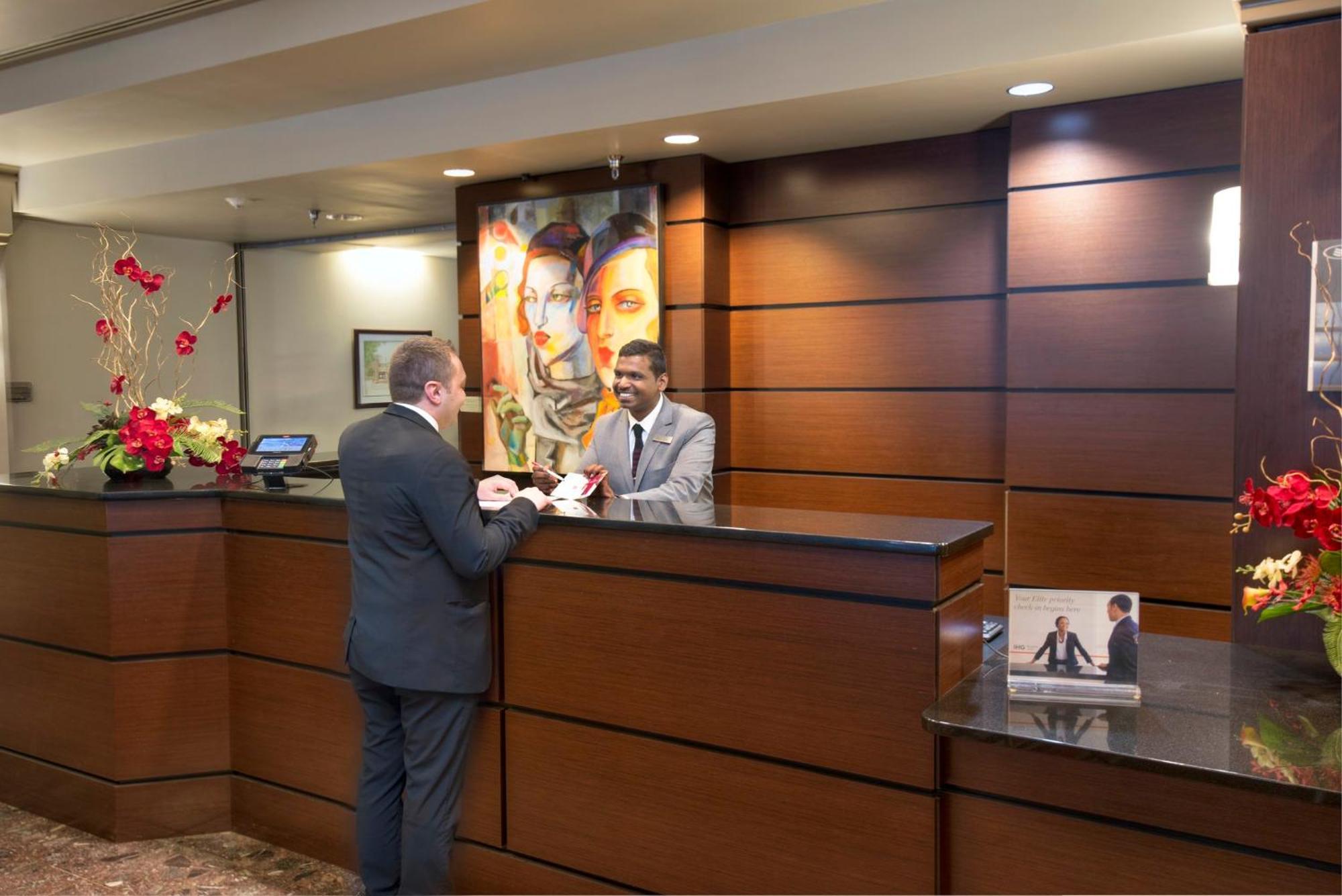 Отель Crowne Plaza Indianapolis-Dwtn-Union Stn By Ihg Экстерьер фото